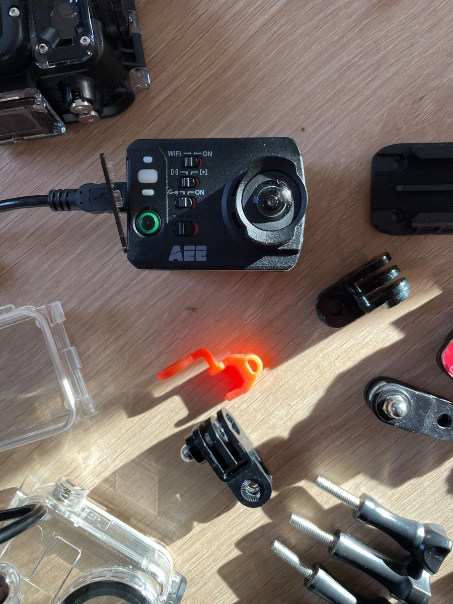 S70 2 S70 – Image 2